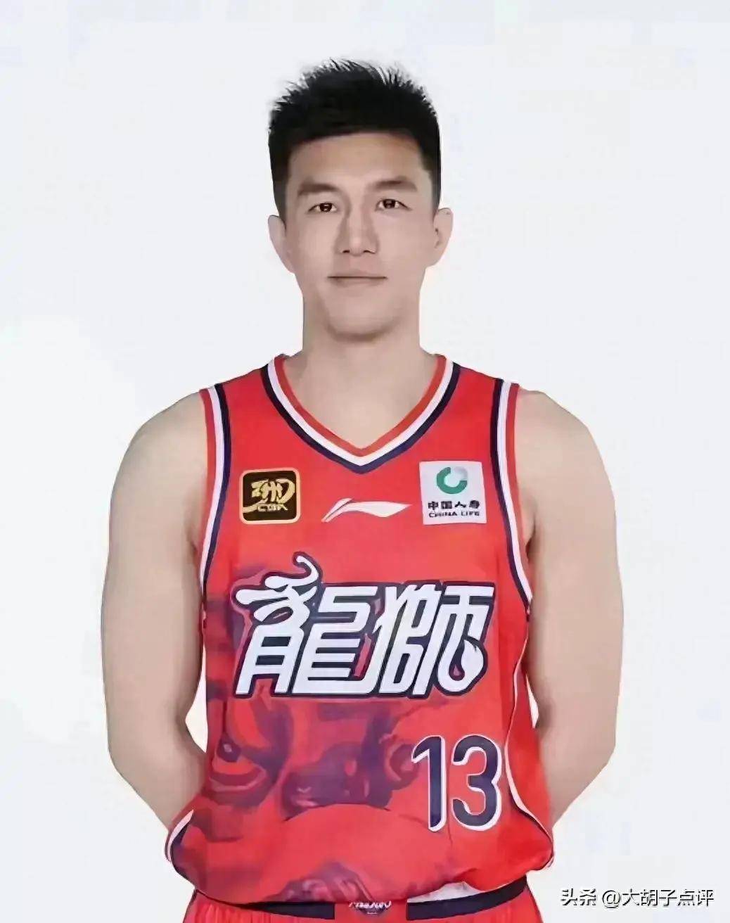 广州队球员在比赛中表现稳定，取得胜利