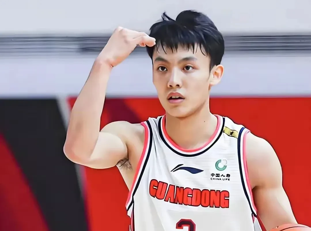 包含球员个人表现出色，疑似将成为球队主力的词条