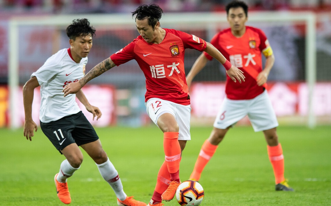 爱游戏app下载-鲁能空绝期盼新生，南足江门国脚，争四凶险莫测