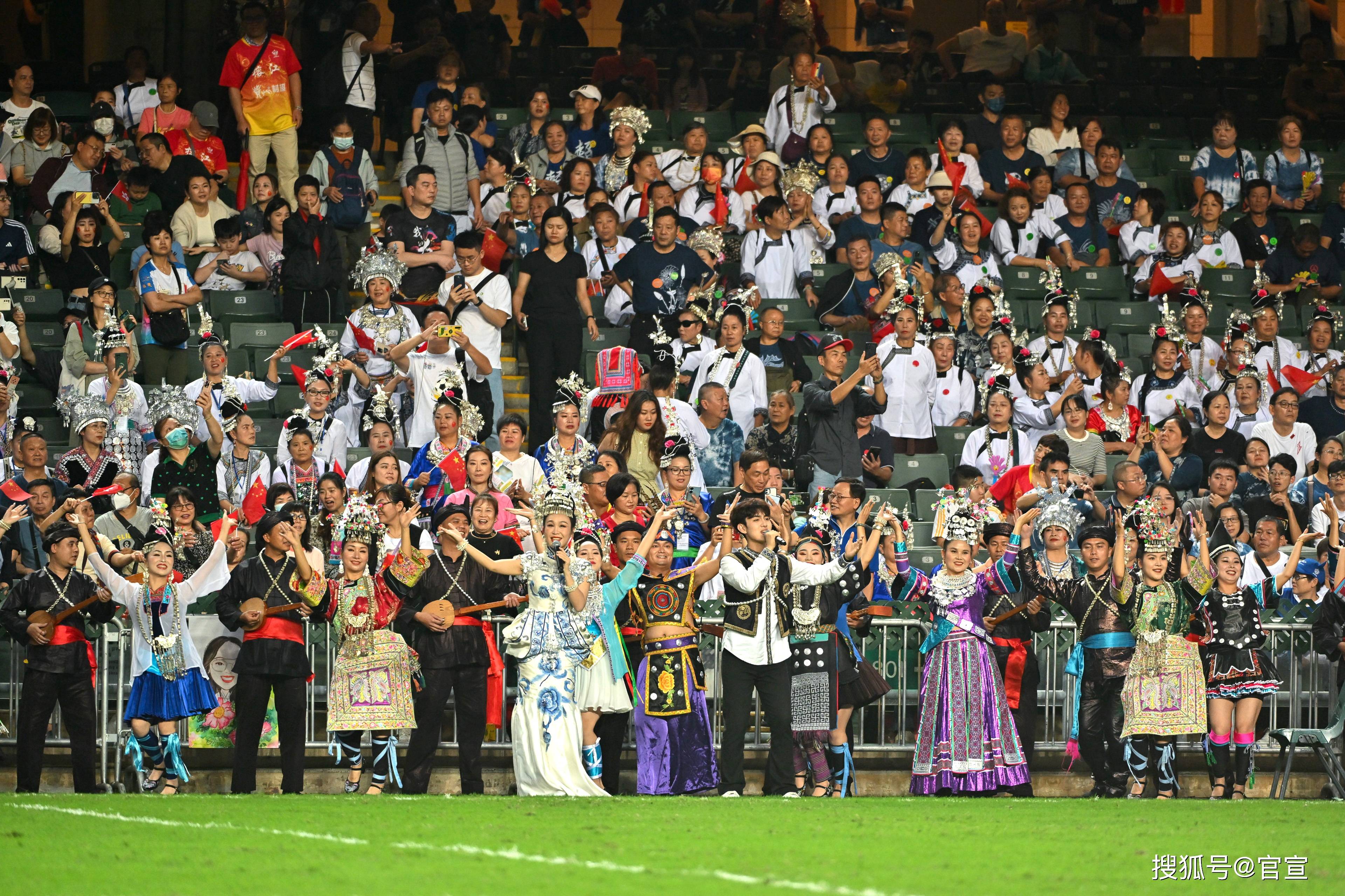 爱游戏体育直播-精彩纷呈：观众将目睹一场精彩绝伦的比赛的简单介绍