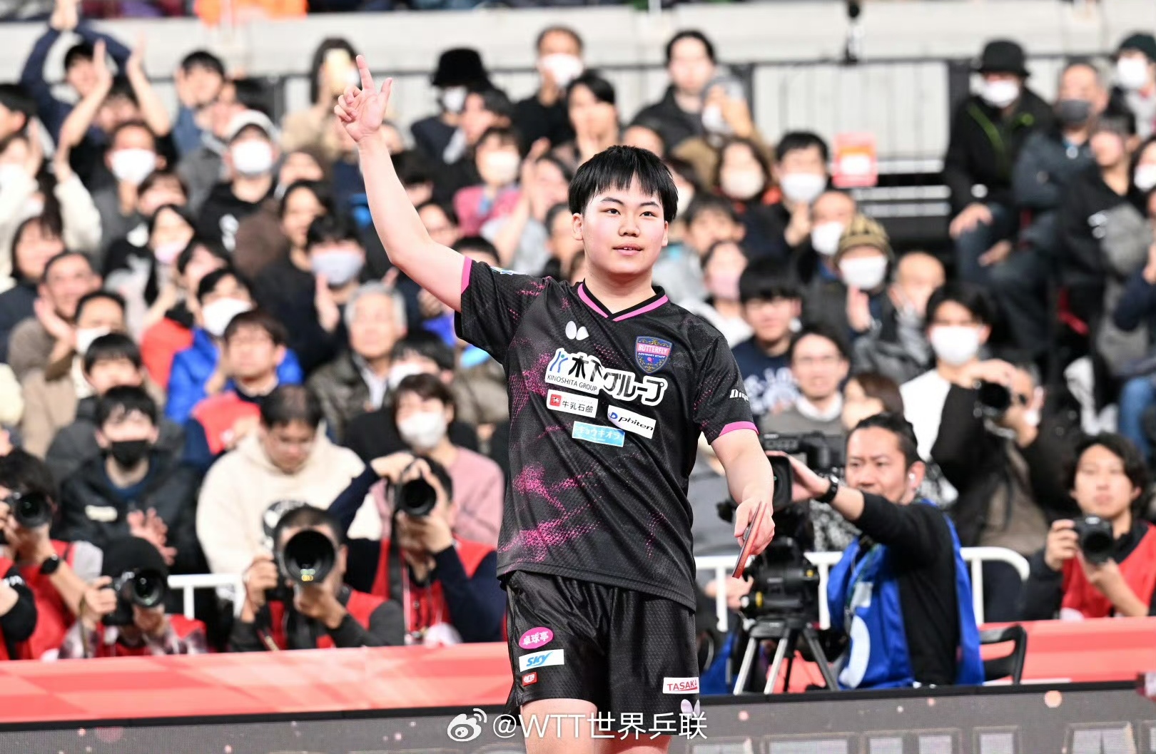 爱游戏app-日本拳击选手实力超群，斩获金牌