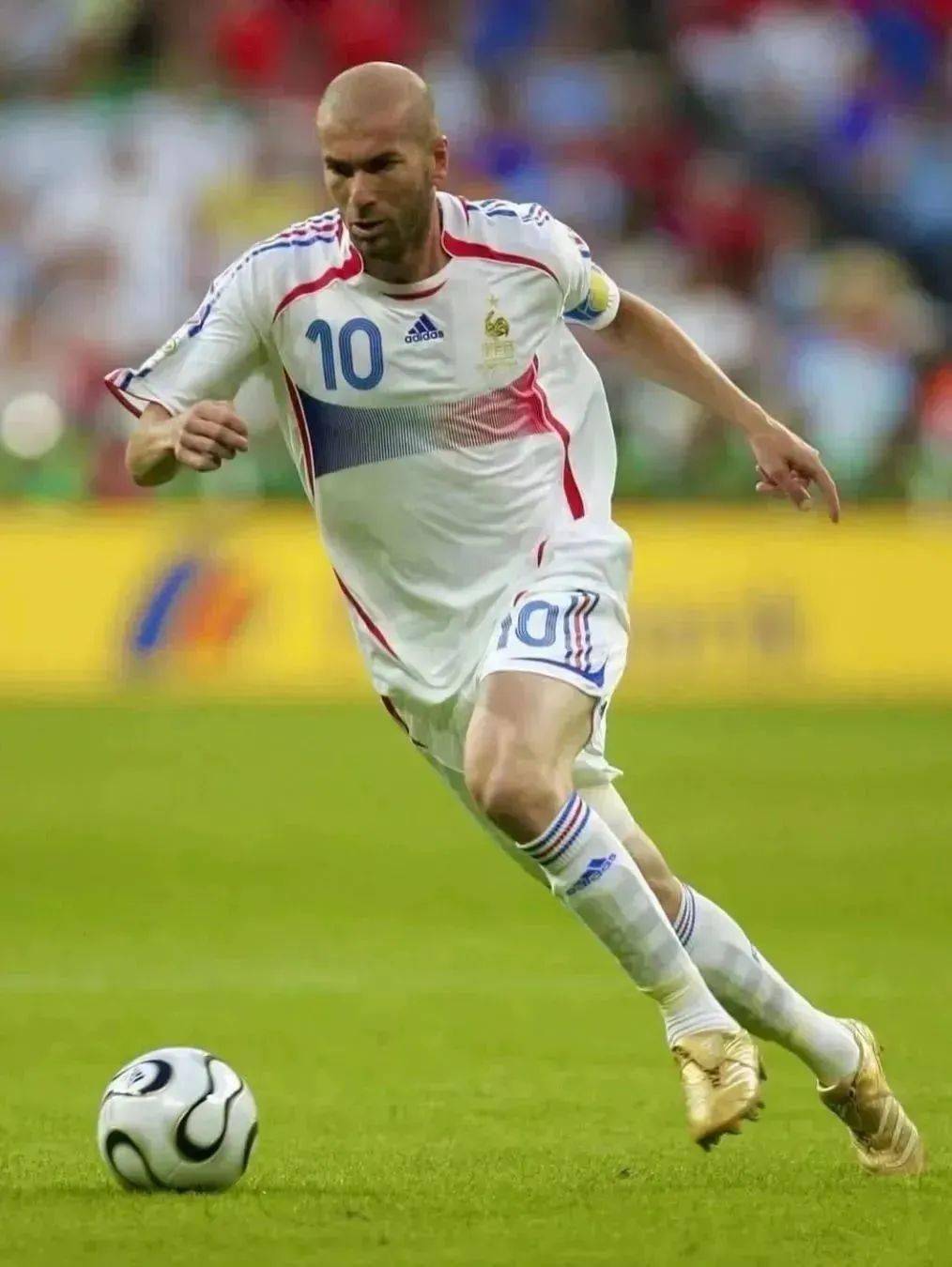 足球巨星华丽表演，惊艳全场