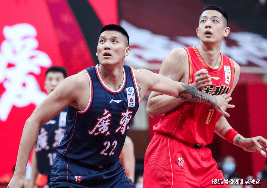 北京首钢豪取关键胜利，领先积分榜