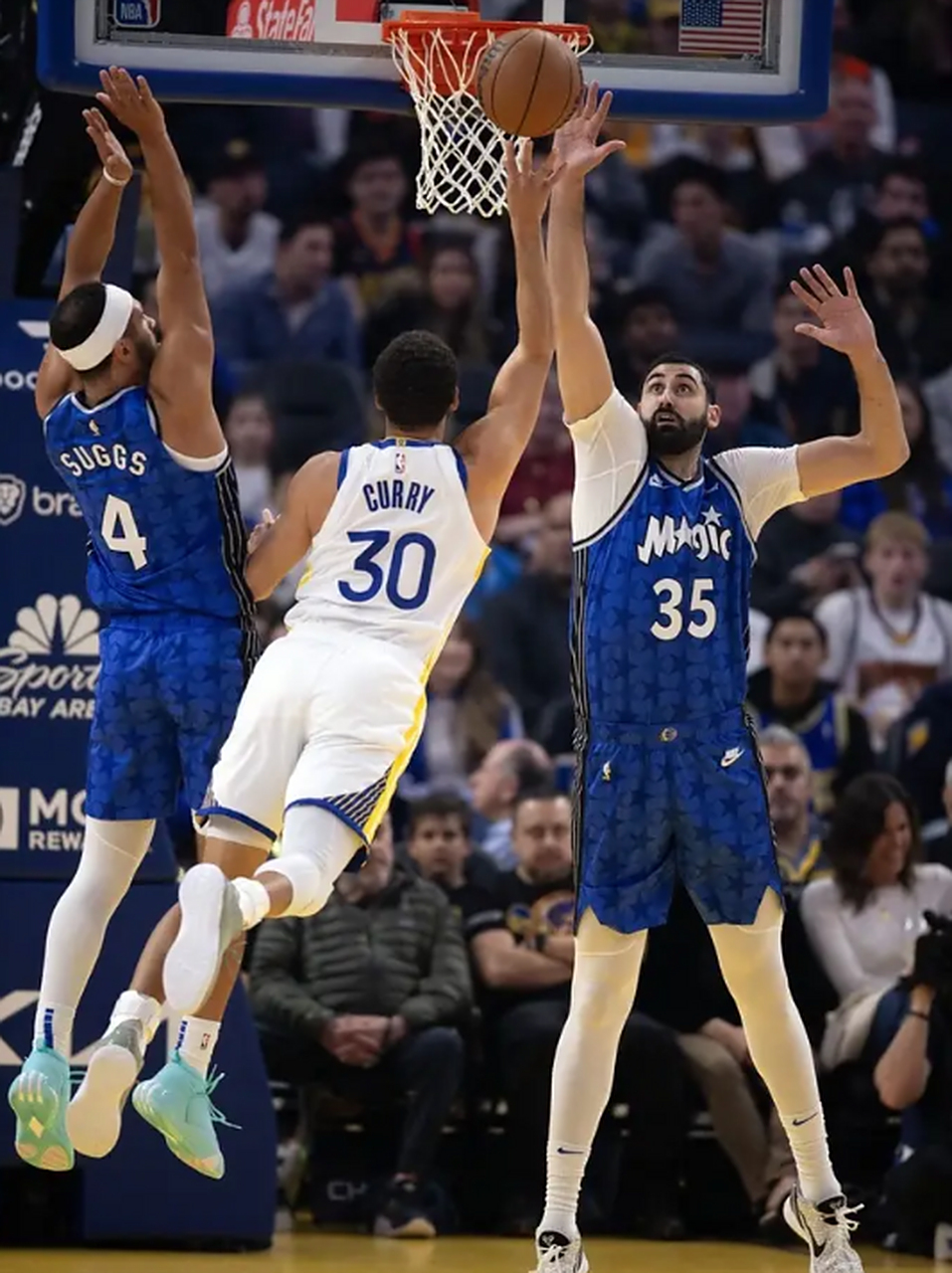 爱游戏官网-勇士主场击败骑士，库里31分全场最高