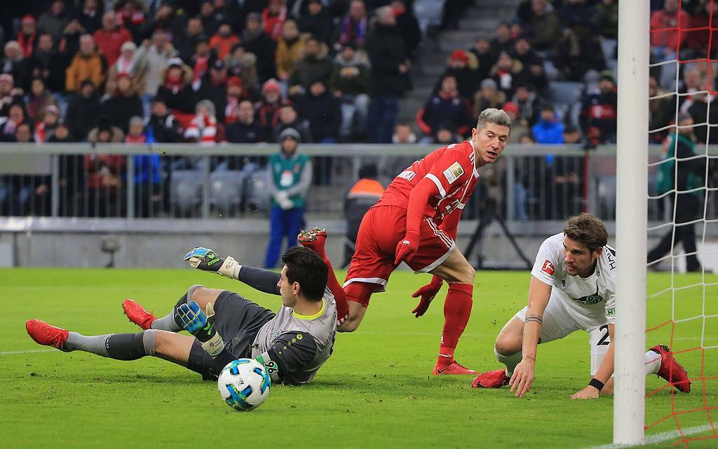 汉堡球员受伤下场，影响球队发挥