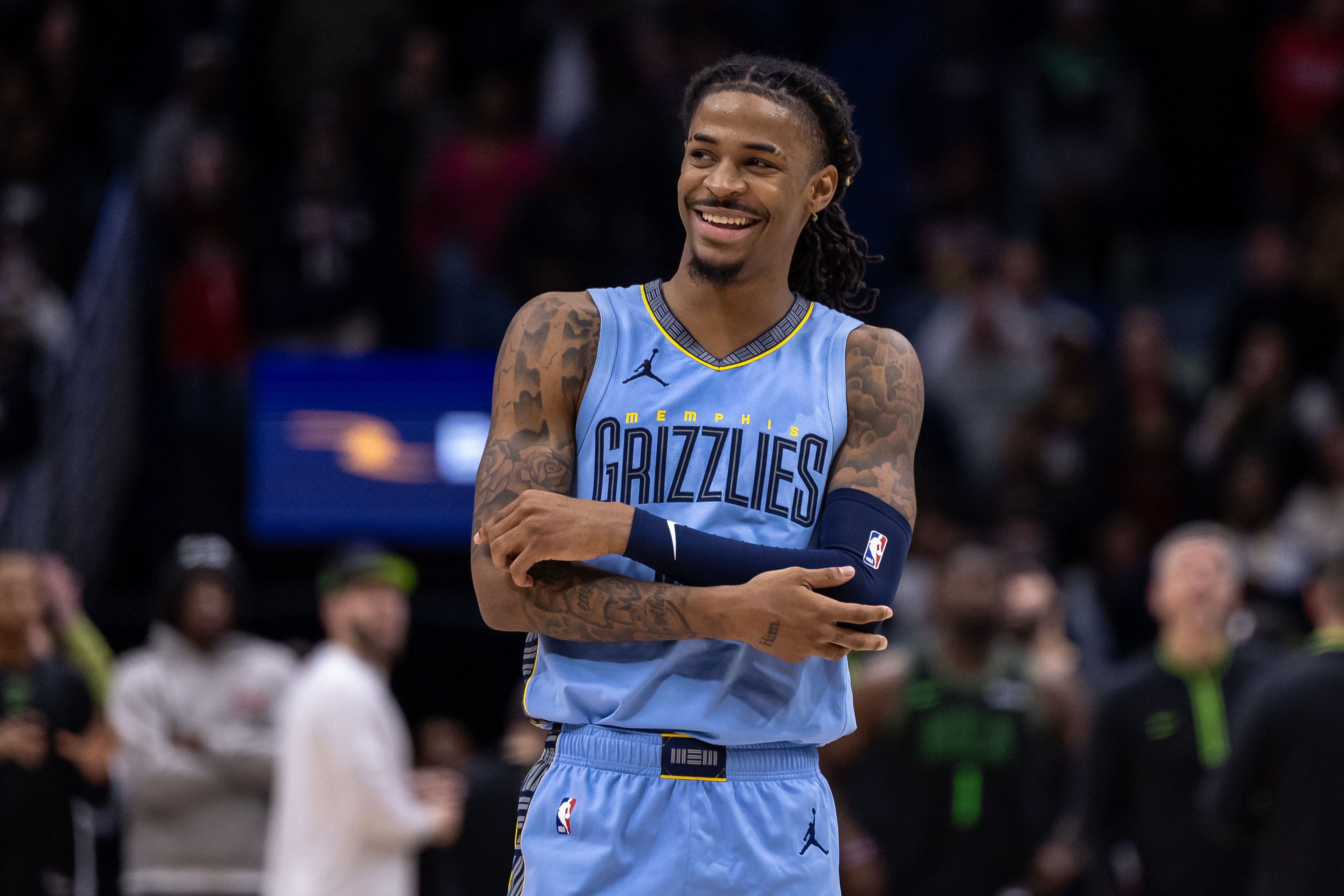 灰熊横扫灰熊，莫兰特表现亮眼