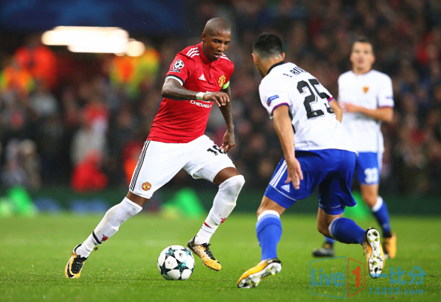 瓦伦西亚逆转埃弗顿，豪取联赛胜利