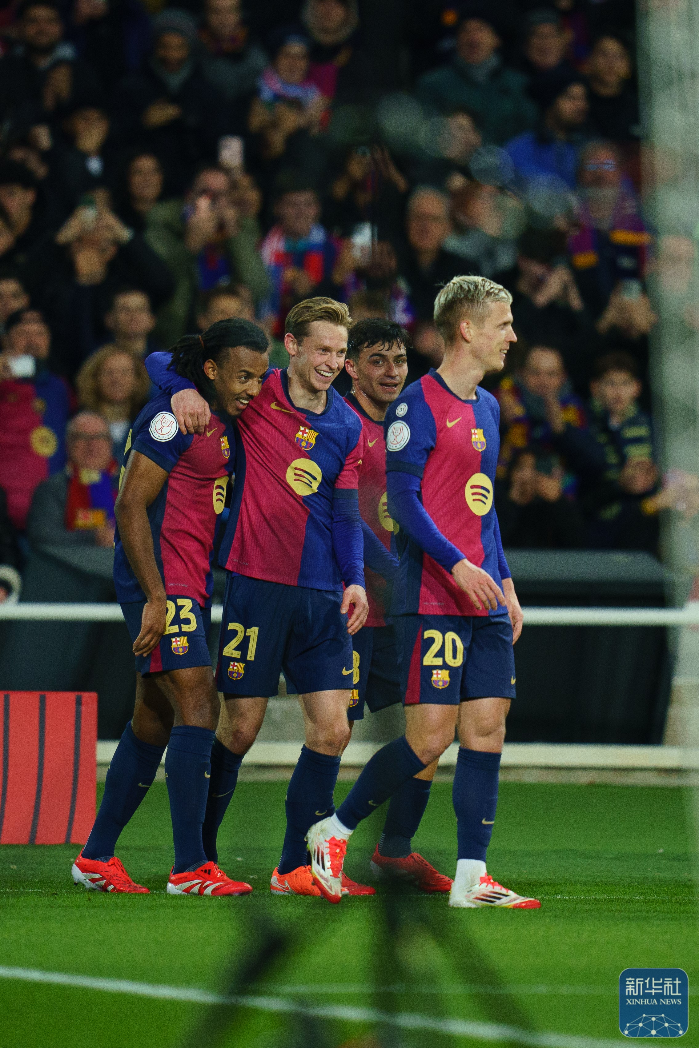 爱游戏app-巴塞罗那反超皇马，晋级决赛
