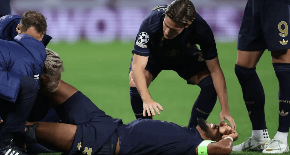 巴黎圣日耳曼客场逆袭击败尤文图斯