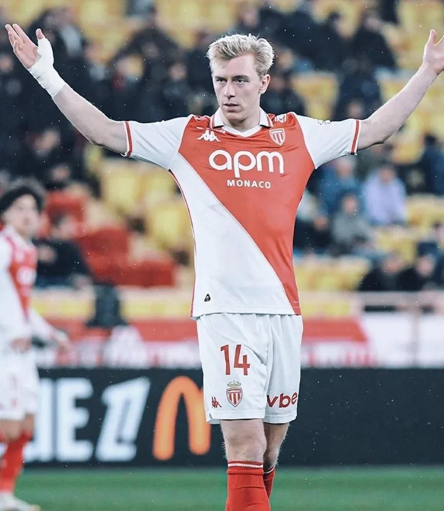 阿森纳前锋受伤下场，球队损失一员大将