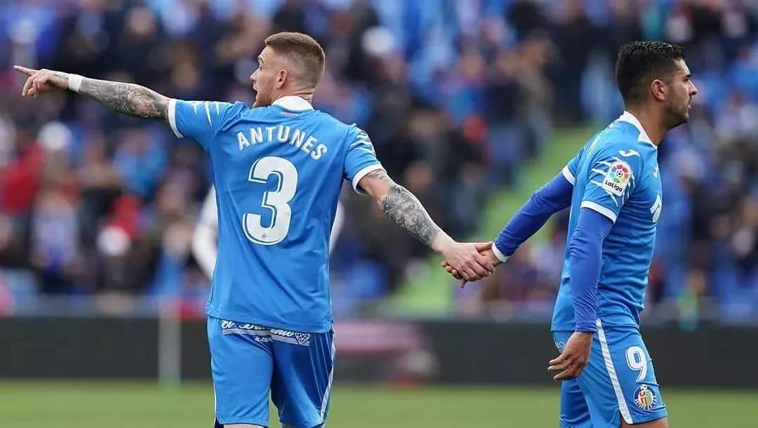 赫塔菲客场击败对手，拿下三分