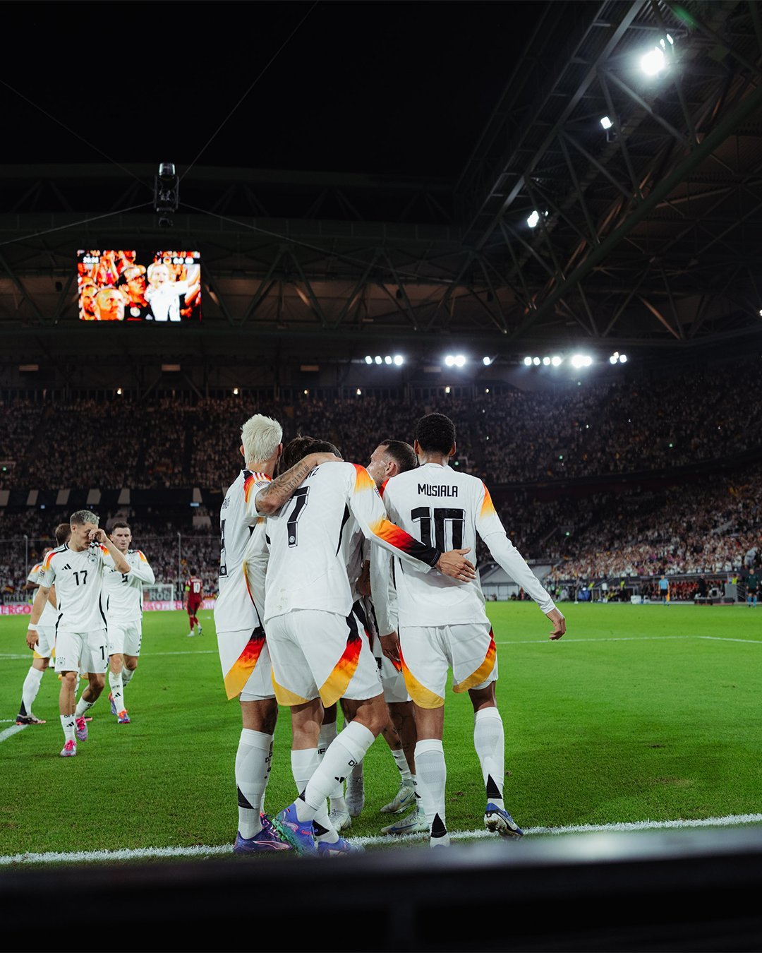 爱游戏入口-匈牙利队大胜奥地利，成功晋级四强